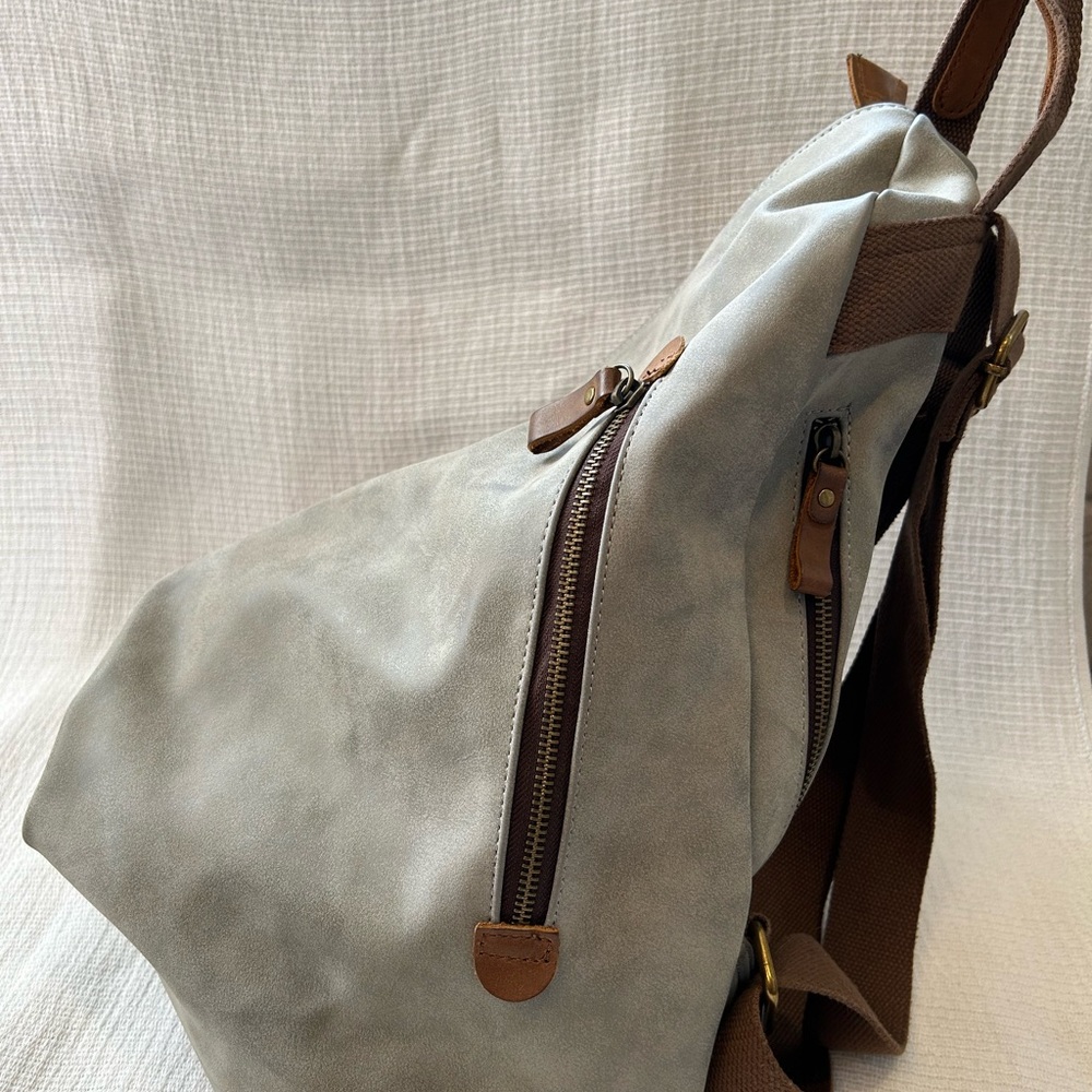 Stylish Gray Backpack - Picture 8 of 14